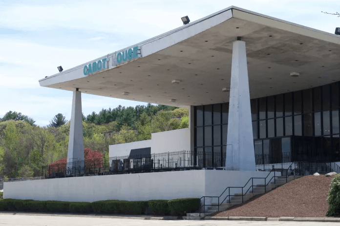 Historic Route 9 retail: Cabot House